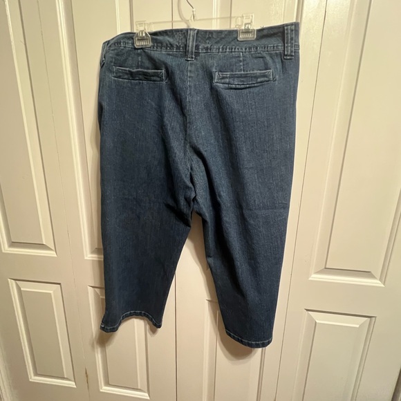 NWT JMS capris - Picture 5 of 5